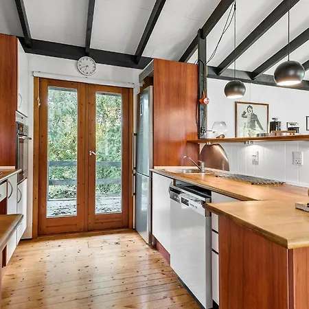 3 Bedroom Awesome In Semesterbostad